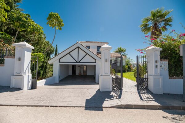 Luxurious front line golf villa on la resina golf - Estepona ( SOLD ) - Imagen 16