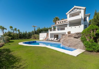 Luxurious front line golf villa on la resina golf – Estepona ( SOLD )